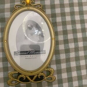 Special Moments Gold Oval Frame with Amber Jewel